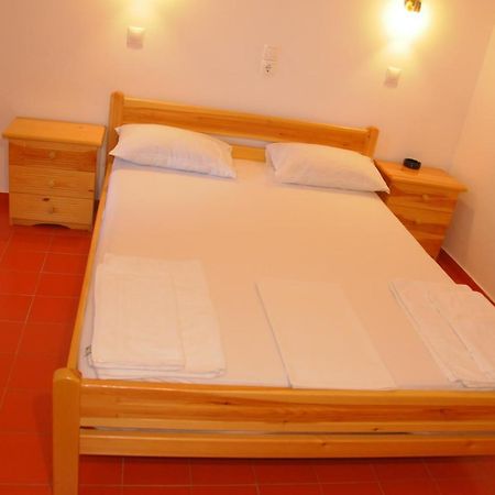 Chalikias Rooms Asprogerakata Buitenkant foto